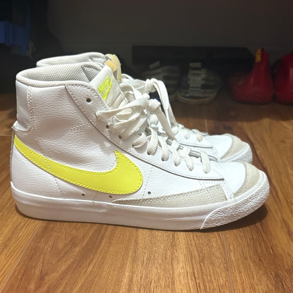 Nike Blazer, neon yellow